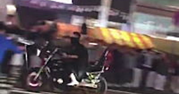 【危険】広島で祭りの歩行者天国に暴走族のバイク突っ込み接触！警察に追われていた模様