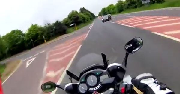 【動画】バイク事故撲滅のために母親が公開した息子の死の瞬間